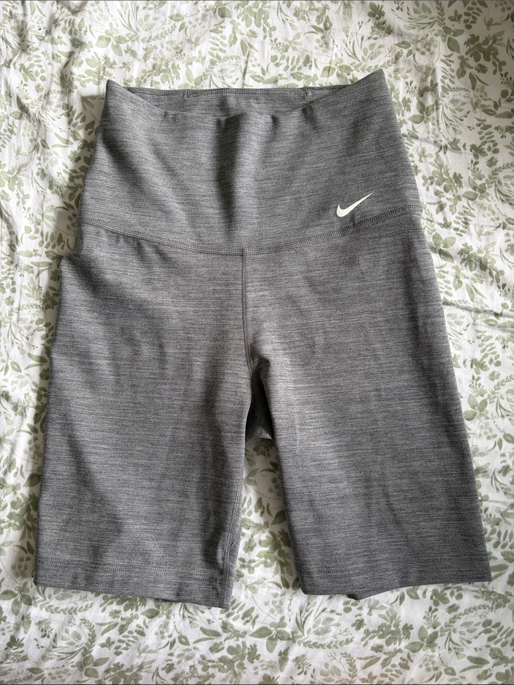 Nike Women's Heather Gray High-Rise 5in bike shorts